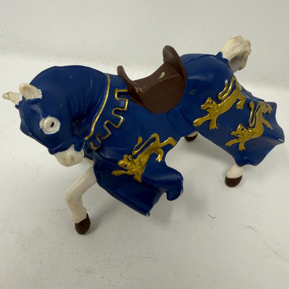 Papo 2005 Blue Knight Tournament Horse Figure Golden Lions Medieval 39338